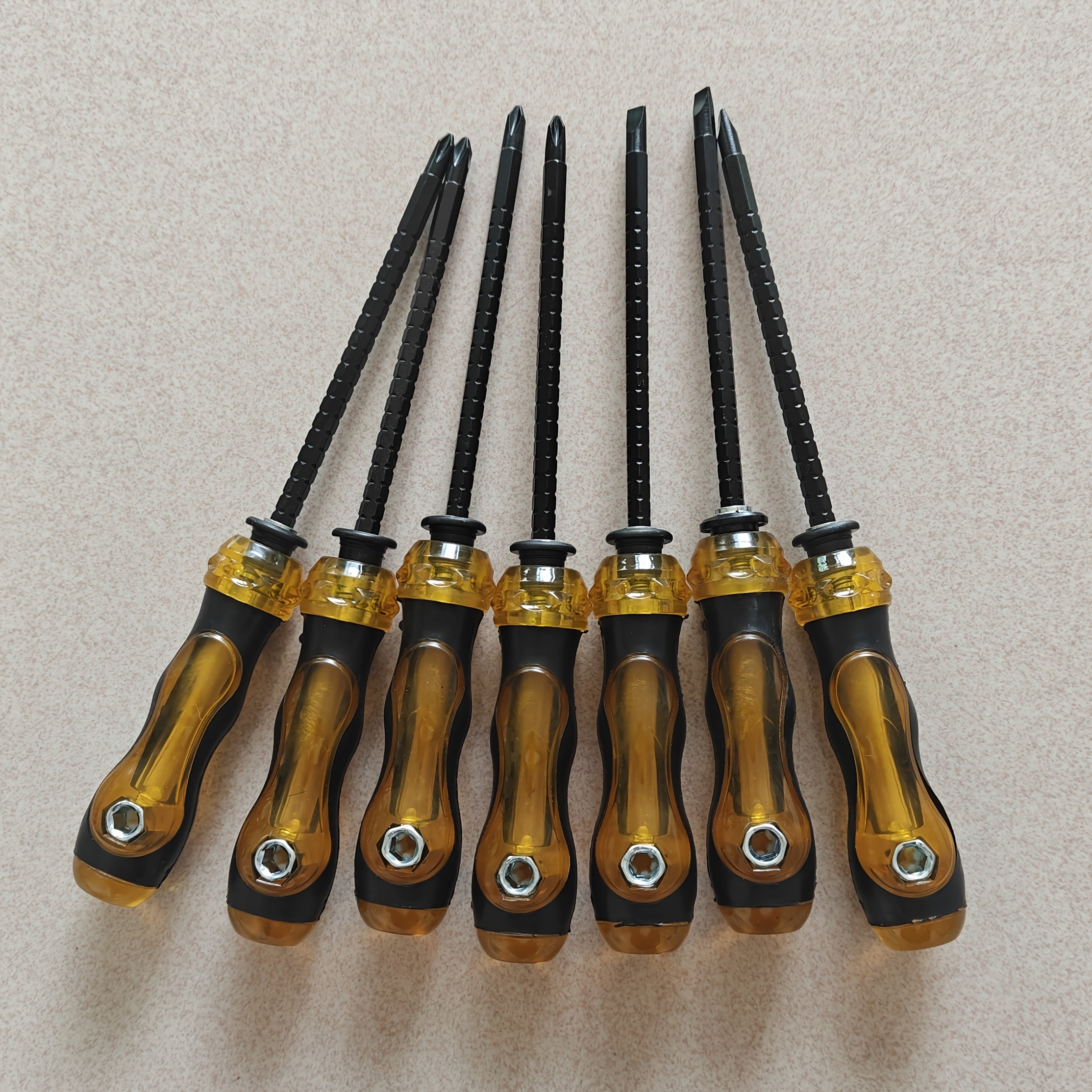 2-in-1 Magnetic Manual Screwdriver -Phillips & Flathead Tips -Delivers Stronger Torque